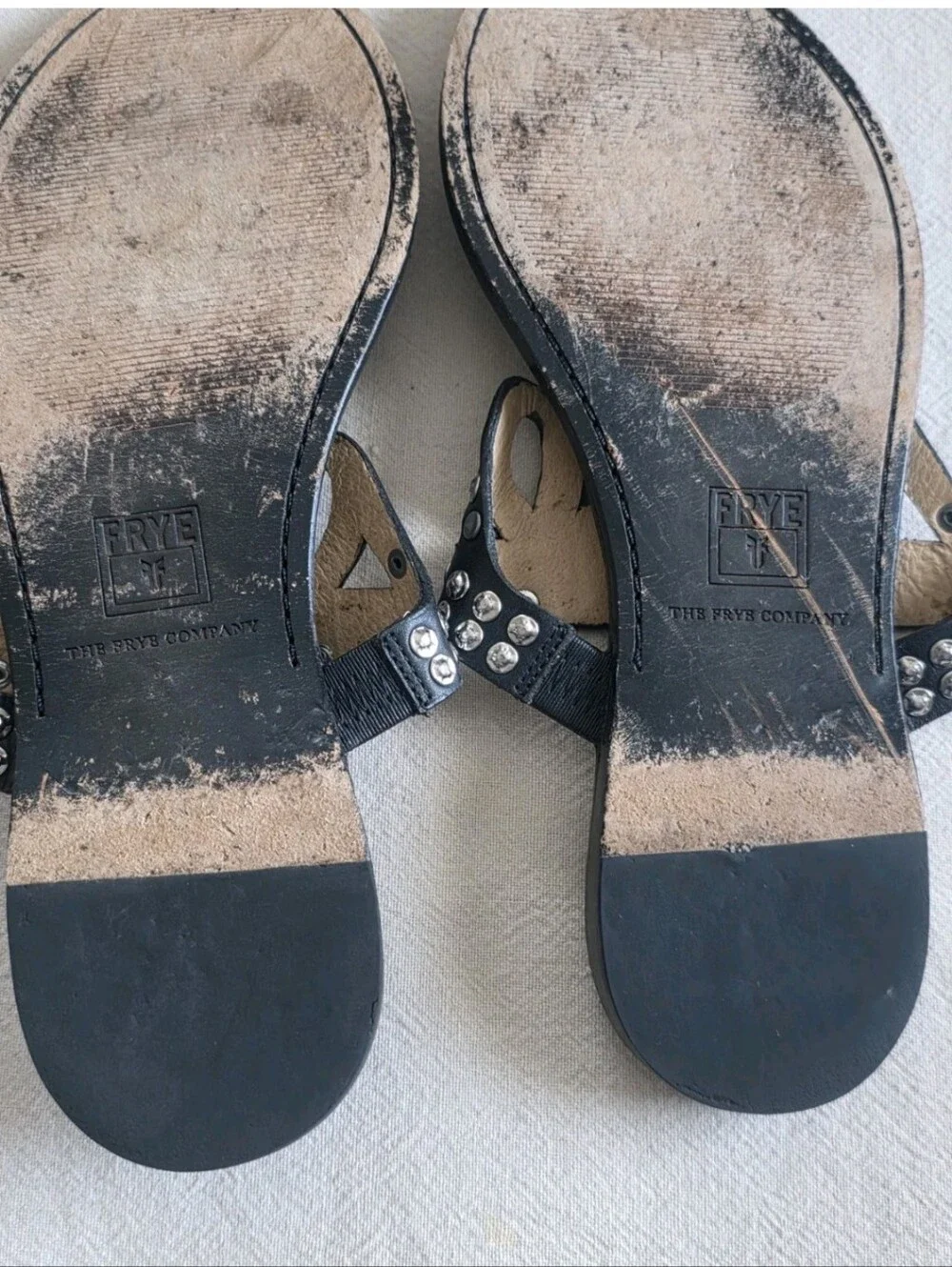 Frye Rachel Stud Thong 72558 Sandals Flats Black With Silver Studs Women's 8.5